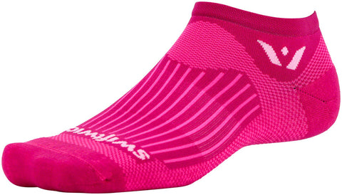 Swiftwick Aspire Zero Socks No Show Fushia